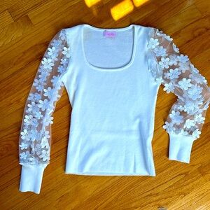 Pink lily sweater with detailed sleeves